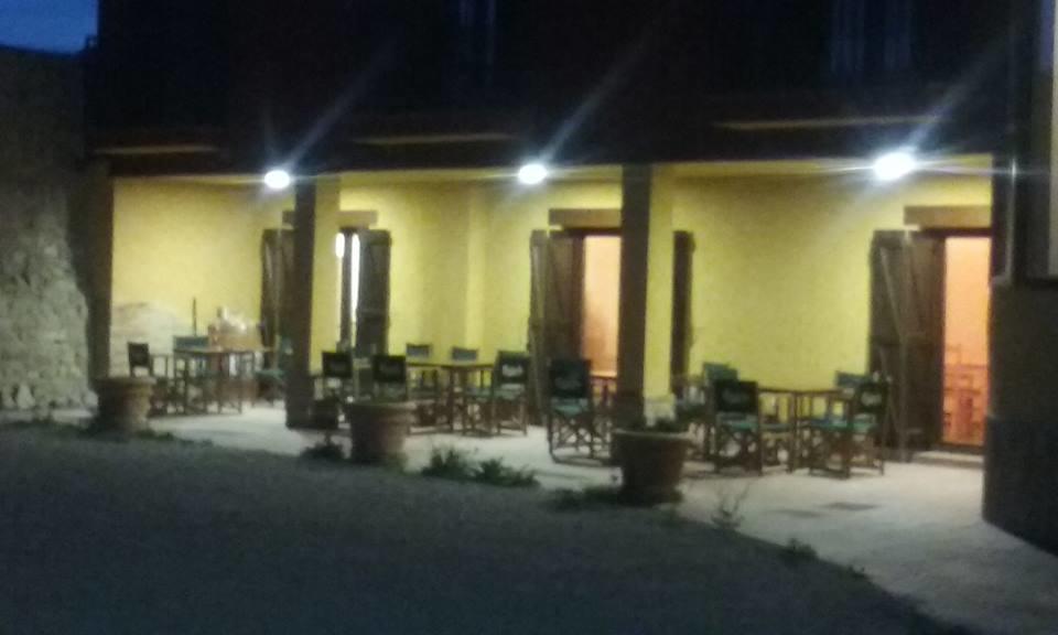 Gasthaus Casa Arrieta Castejon de Valdejasa Exterior foto
